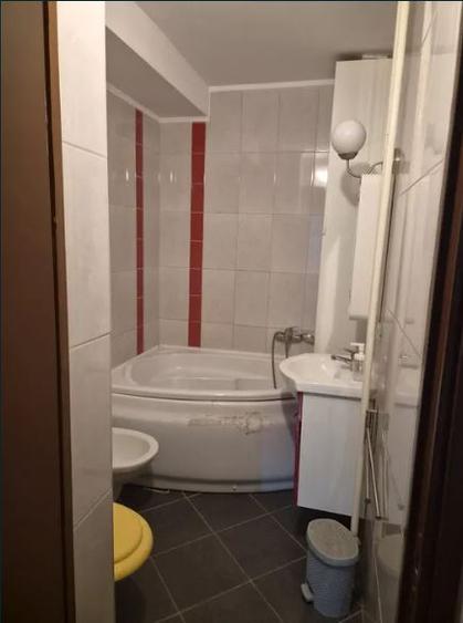 Apartament 3 Camere,Piata Resita,bl.reabilitat, LOC DE PARCARE,Liber