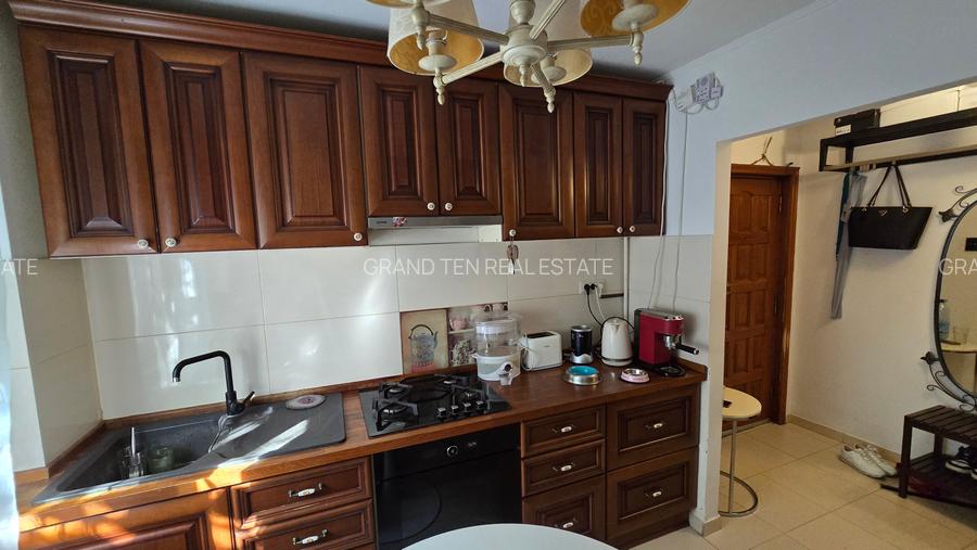 Vanzare apartament 3 camere decomandat, centrala termica, 7 minute metrou Titan - 11