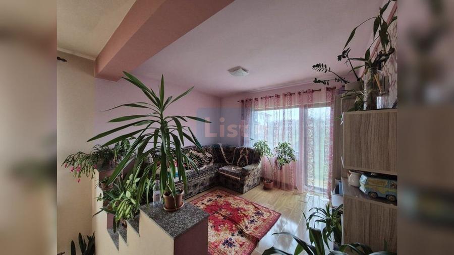 Casa la cheie cu garaj, D+P+E, 200 mpu, 1 400 mpt, central Dezmir