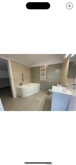 Casă modernă 170 mp, 4 camere + mansardă, curte 60 mp, 2 parcări, complex închis