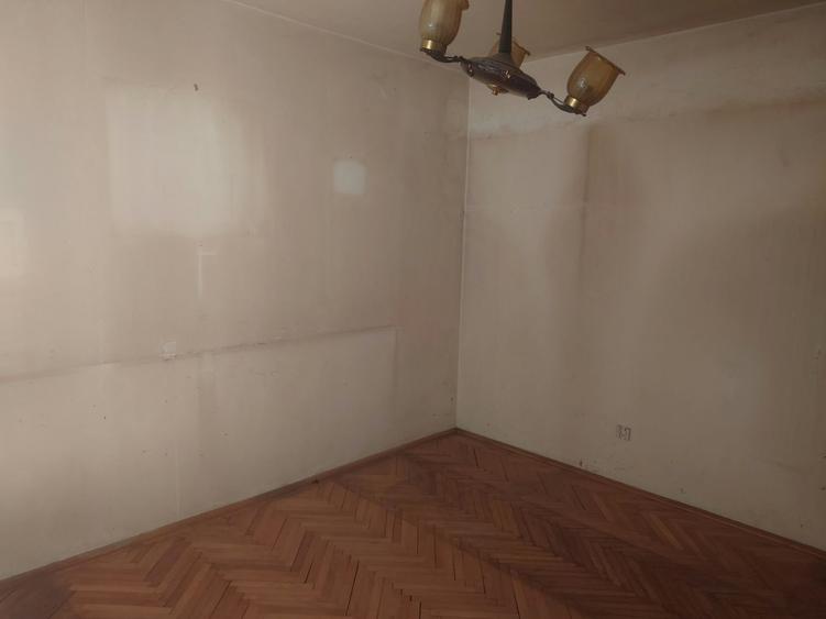 Apartament 3 camere, et. 2, zona Ultracentrala