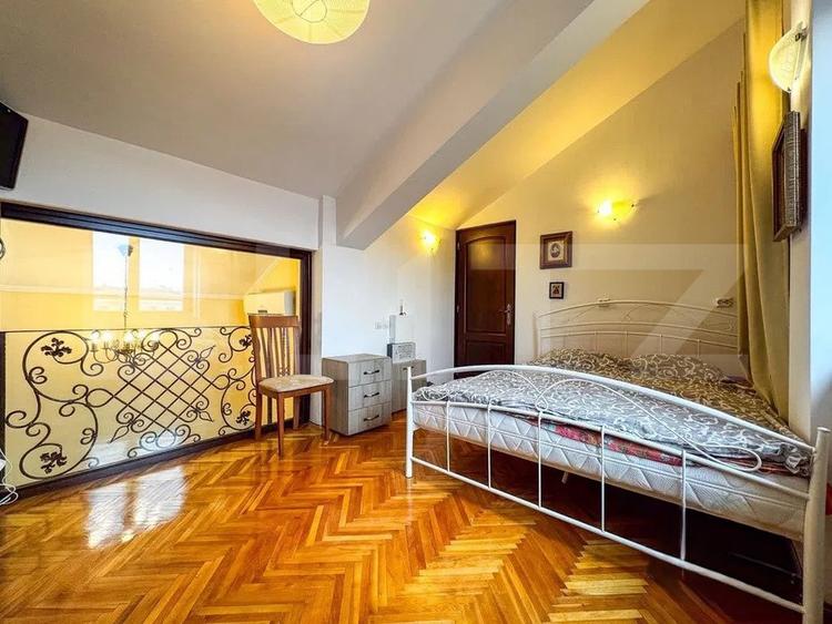 Apartament 3 dormitoare, 140 mp, zona Podul de Fier