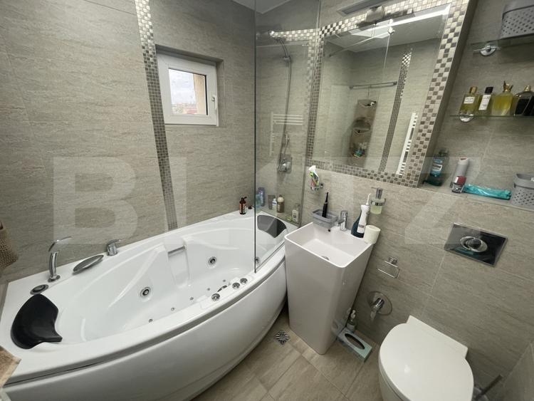 Apartament cu 3 camere, zona centrala
