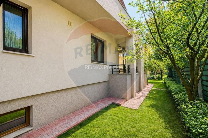Vilă cu 6 camere de vânzare strada Matei Basarab - 42
