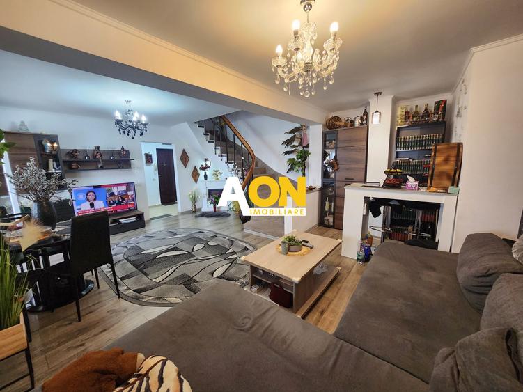 Apartament cu scara interioara, 4 camere, zona OMV Cetate