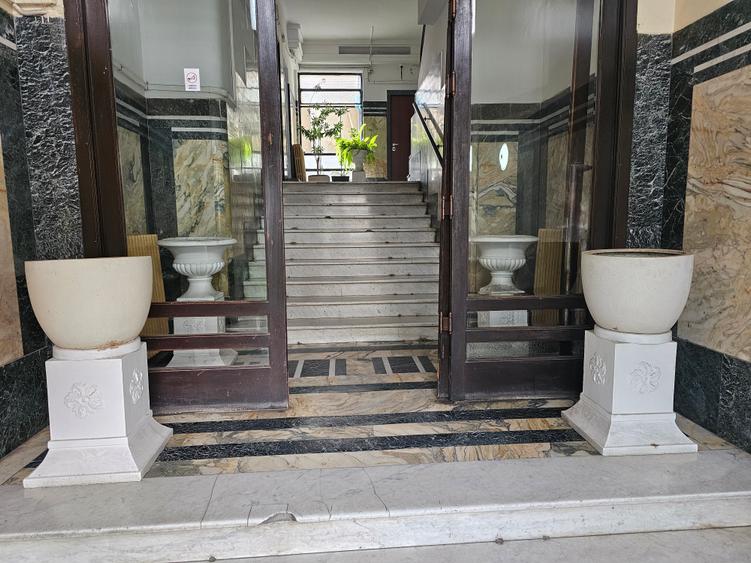 Universitate, 2 apartamente lipite, renovat, ideal inchiriere airbnb