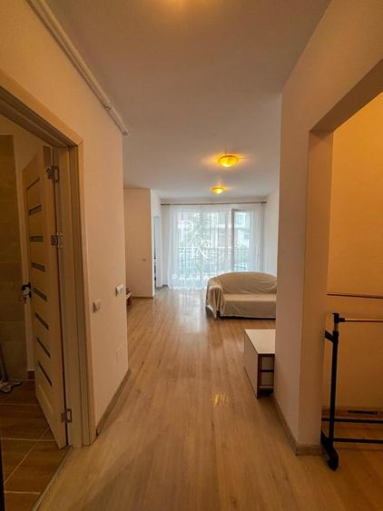 Apartament o camera, 35 mp utili, decomandat, garaj, zona Poligonului!