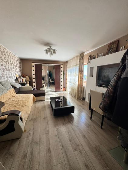 Casa de vanzare, 134 mp, teren 1300 mp, zona Vest