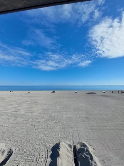 Mamaia - penthouse cu 3 camere, 2 bai, terasa generoasa