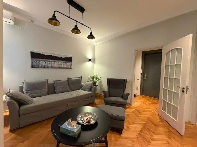 Apartament Boem cu 2 Camere | Calea Victoriei – Piața Amzei | Clădire Istorică