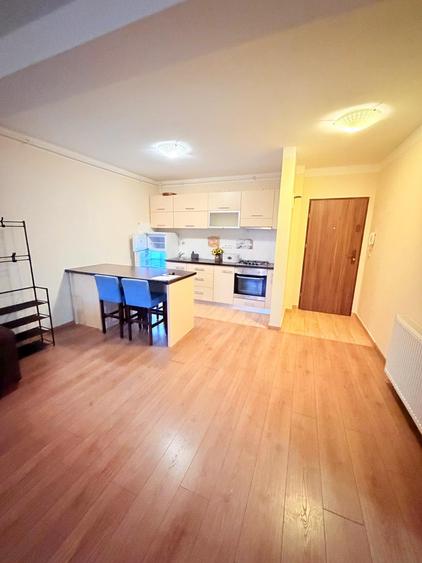 Apartament 3 camere-Cetate,65 mp + balcon 7 mp,2 parcări + boxă