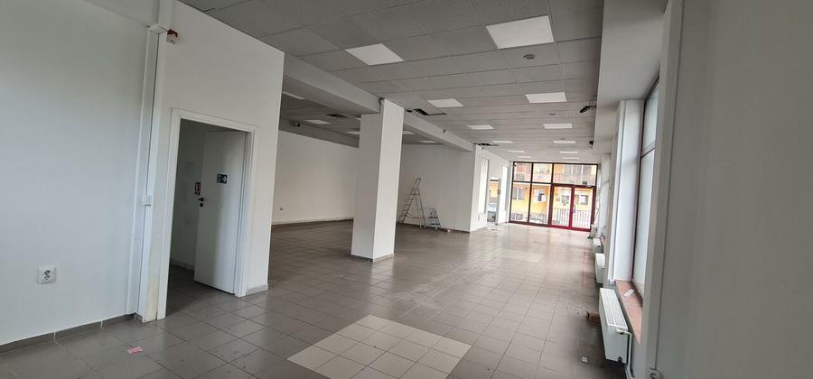 Inchiriez spatiu comercial situat in Strand, in zona de blocuri, suprafata 188m