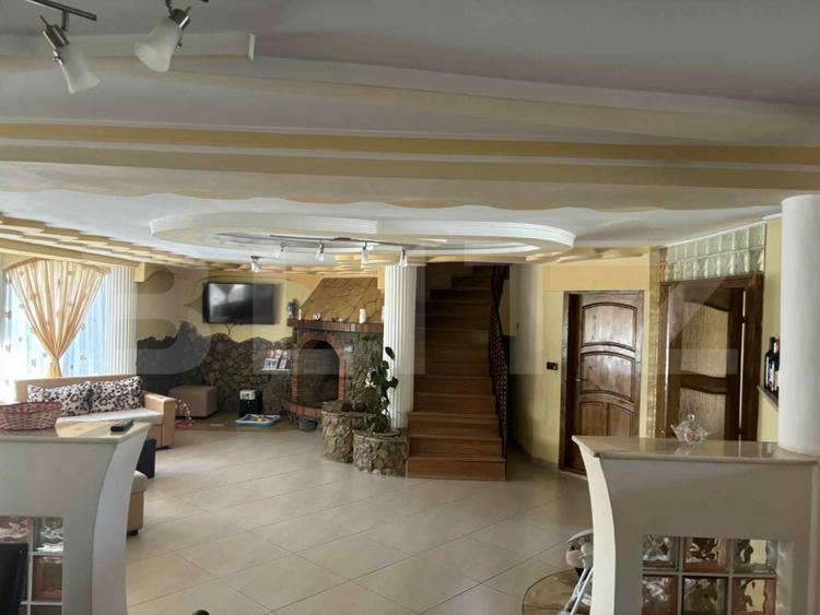 Casa de vanzare, 202 mp, zona Micro 17