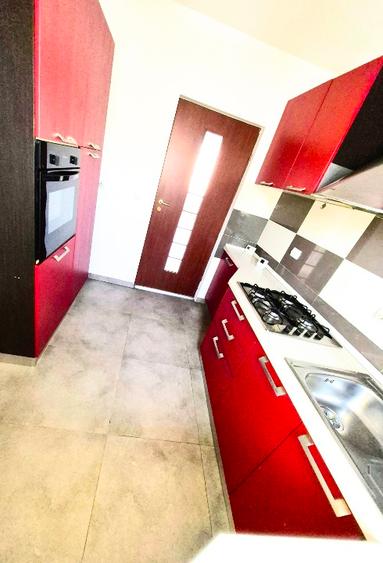 Vând apartament 4 camere în Bistrița