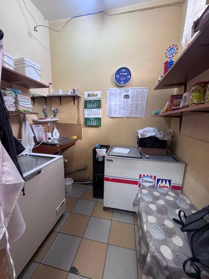 Spatiu comercial, vitrina la strada, 140mp, Radauti