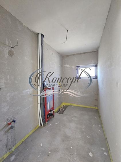 Locuinta moderna cu design cubic si curte plana in Dezmir