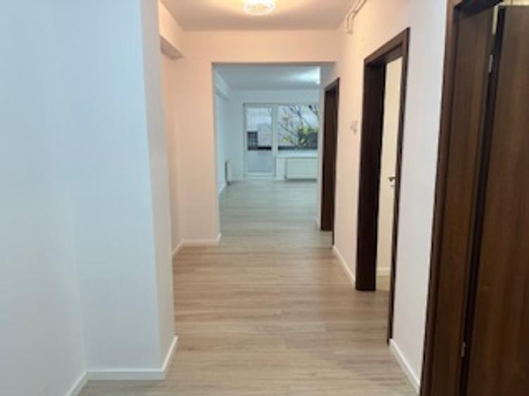 Garsoniera mare in bloc cu apartamente in Drumul Taberei