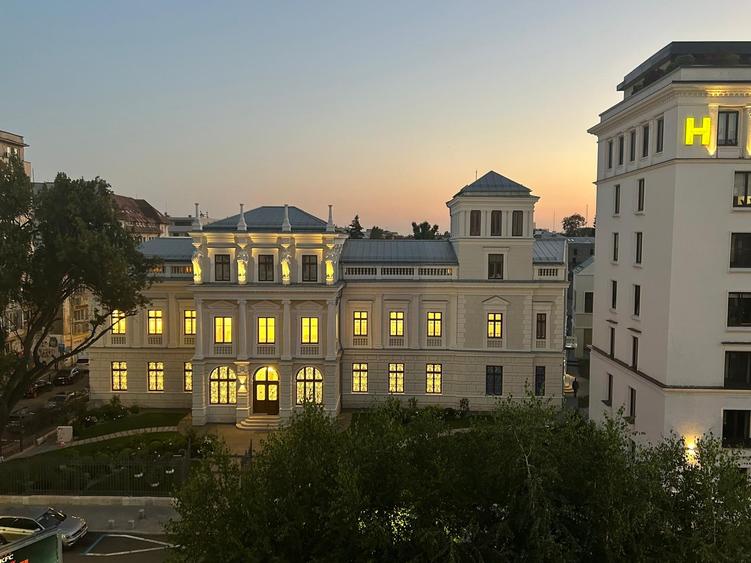 Acasă pe Calea Victoriei | Palatul Stirbei | pozitie premium