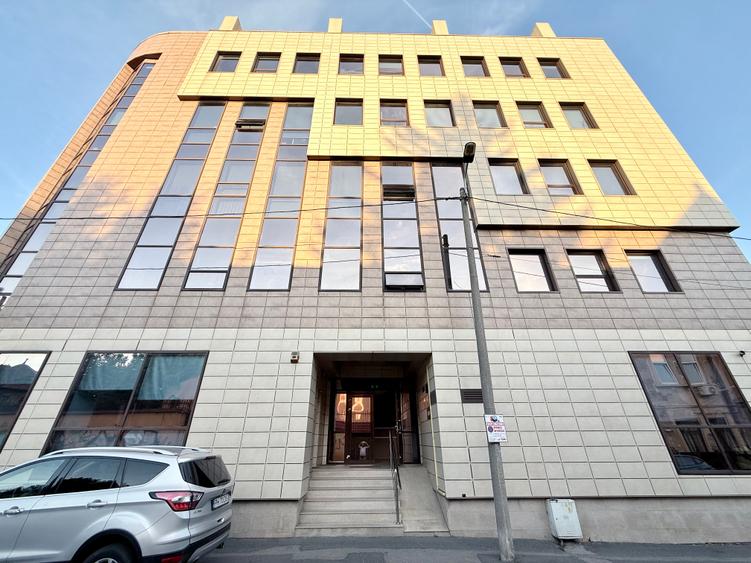 Unirii – Calea Călărașilor / Birou Clasa A - 140 mp / Comision 0%
