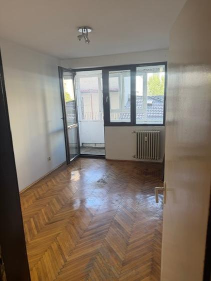 Vanzare apartament 3 camere - Iancului (proprietar)
