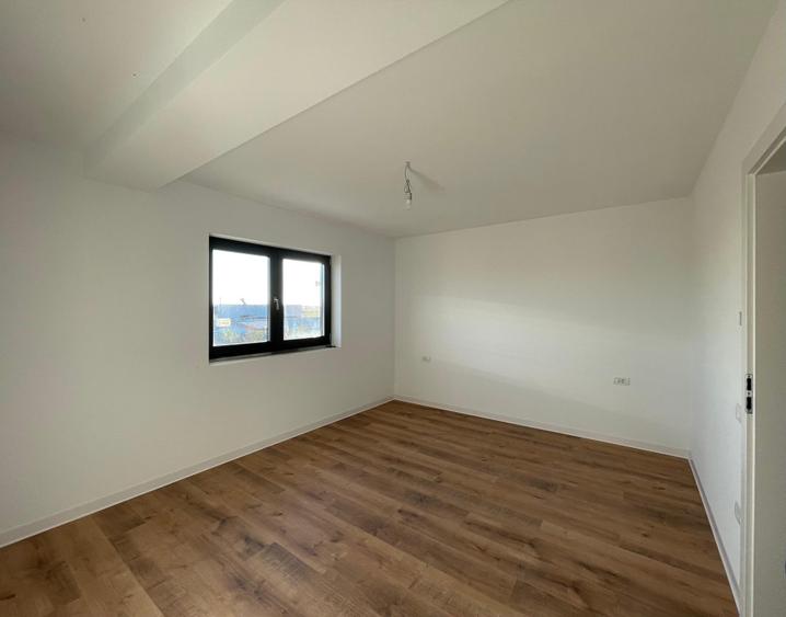 Duplex despartit prin camera tehnica finisaje premium Mosnita