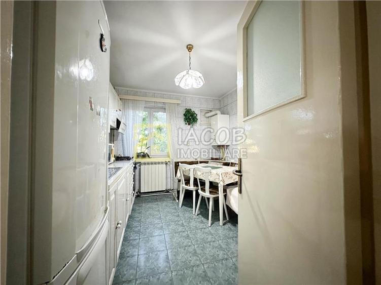 Apartament 3 camere de inchiriat – Bacau, Str. Panselelor