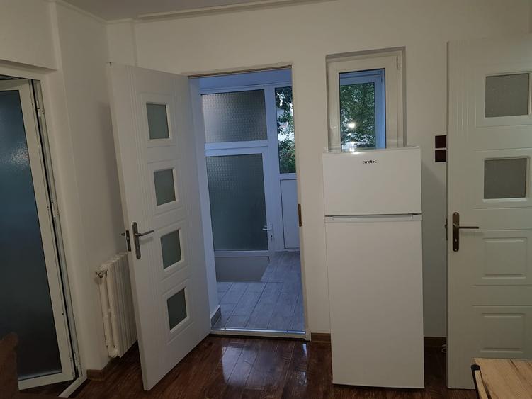 Închiriez apartament 2 camere