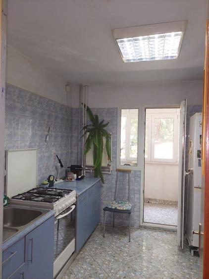 Baba Novac- rond, apartament 3 camere, 70 mp totali, bloc din 1987- reabilitat,