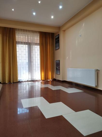 Vila str Garlei cu garaj dublu