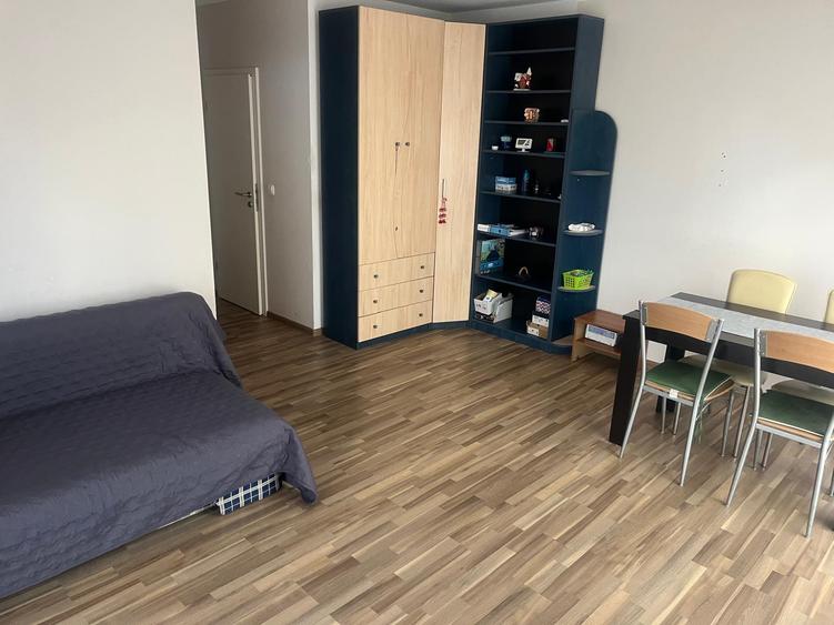 Apartament 2 camere Tractorul-Avantgarden,decomandat,parcare,137000 Euro