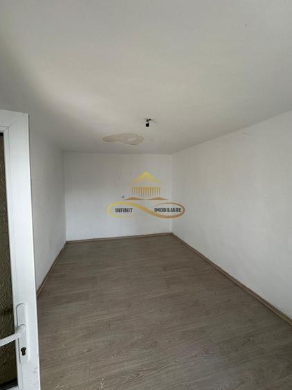 Casa batraneasca cu 800 mp teren de vanzare in Tache / Bacau