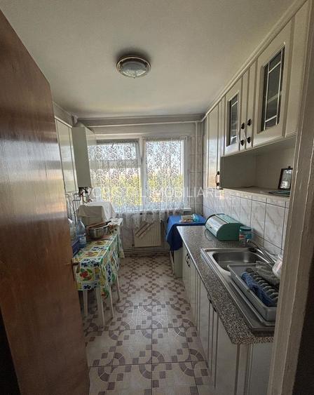 Apartament 3 camere. Centrala proprie. Bld. Brancoveanu. Zona Covasna. - 2