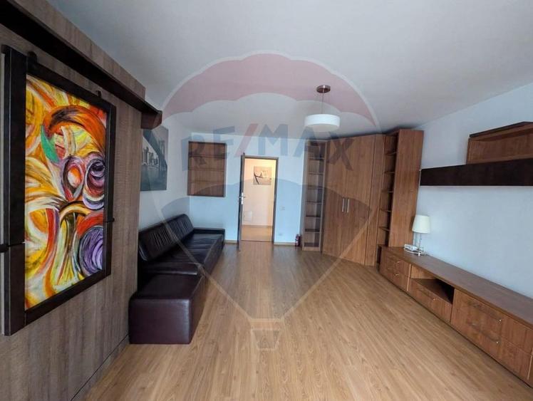 Apartament cu 3 camere de închiriat în zona Natiunile Unite