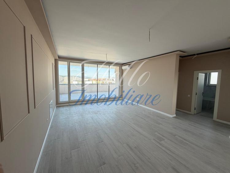 Penthouse de 3 camere, 81 mp, zona Cetății