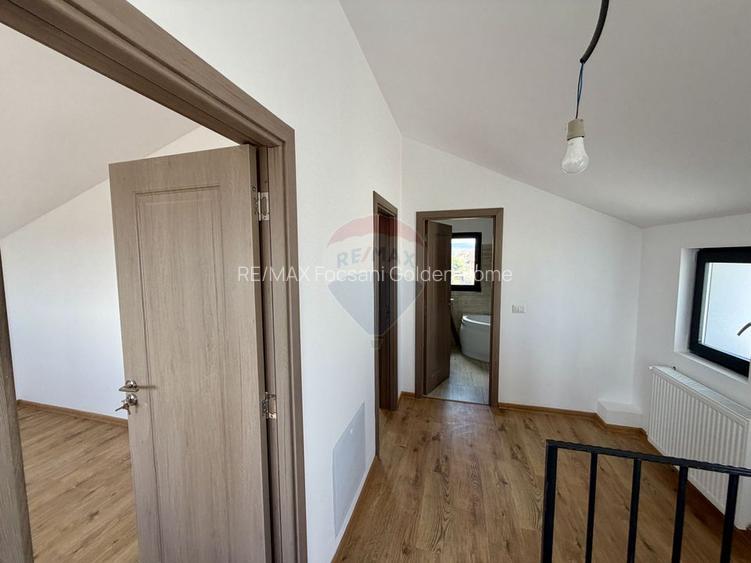 Casă / Vilă Golesti - 11