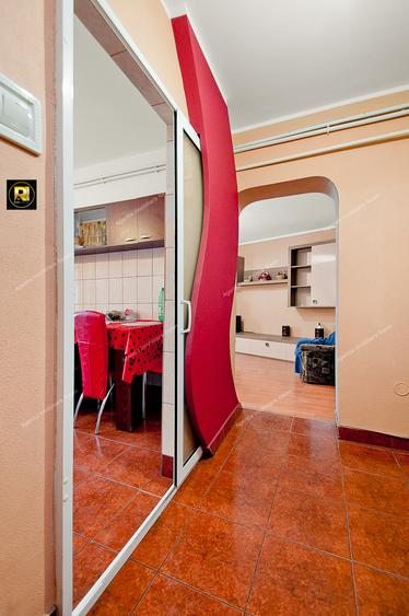 Vanzare apartament 4 camere, in Galati, blv. Brailei, sup.104 mp, mobilat