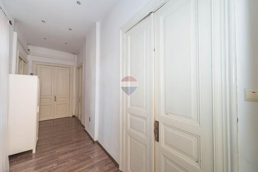 Apartament 3 camere 83 mpu, de vanzare in vila interbelica, parter