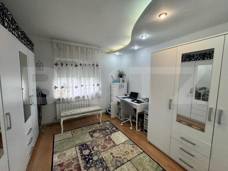 Apartament de 4 camere, 80 mp, decomandat, zona Sara Cartier 1 Mai