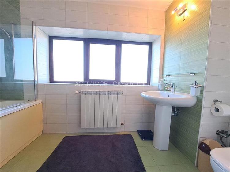 Casa cu piscina - Buftea - 8 camere - 4 bai - 620mp - 2500mp teren - 31