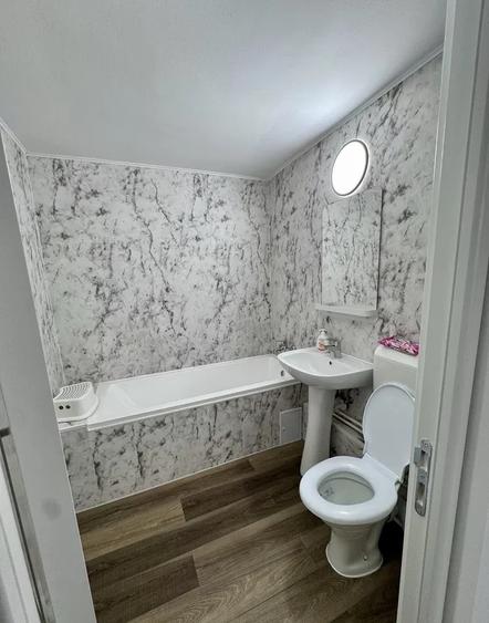 Închiriere Apartament 4 camere în Aparatorii Patriei | Decomandat | Nemobilat