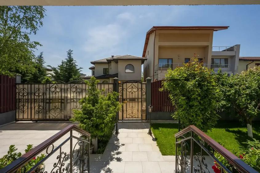 Vilă spectaculoasă cu piscină, arhitectură impresionantă – Pipera