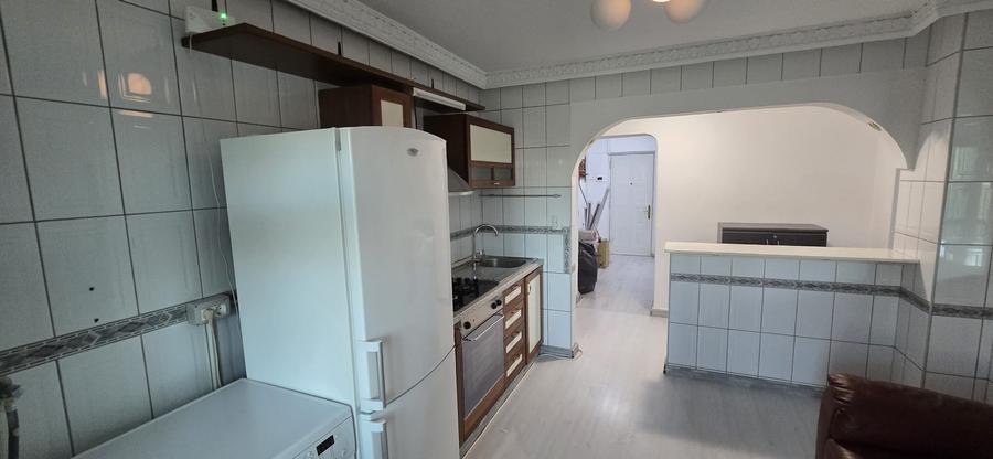De vanzare - Apartament spatios Piata Alba Iulia 5