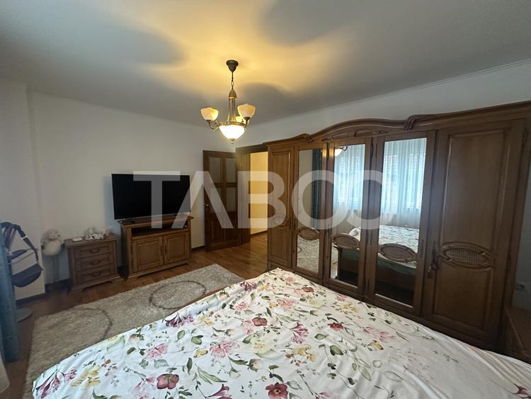 Apartament la vila cu 4 camere si 3 locuri de parcare Turnisor