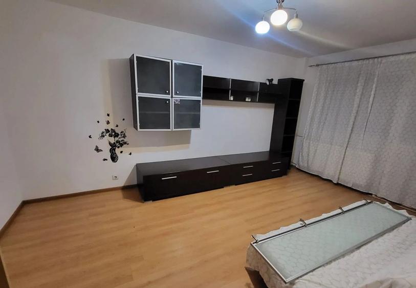 Apartament 3 camere de vanzare Gorjului