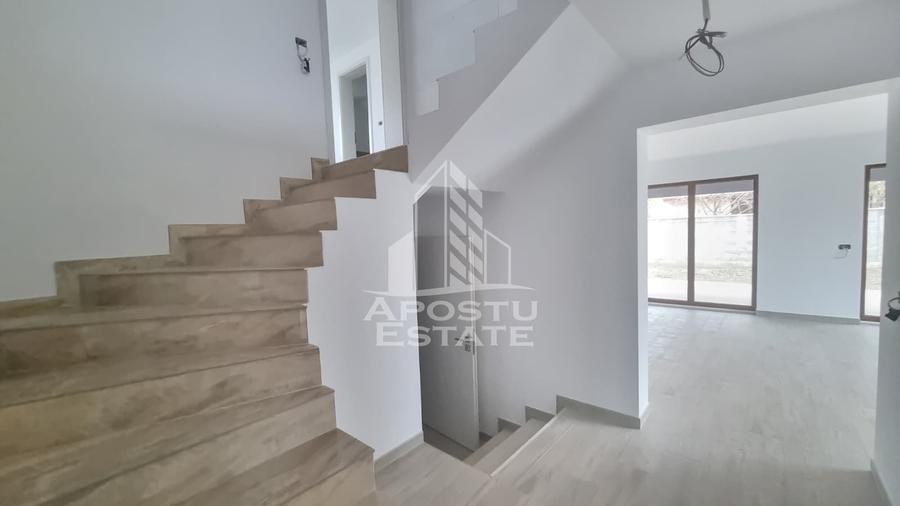 Casa individuala de vanzare cu 4 camere si garaj, Giarmata