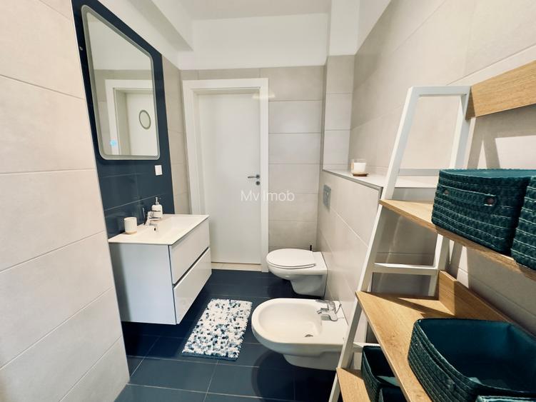Apartament cu 2 camere,70 mp plus terasa de 20 mp in zona Tractorul - 12