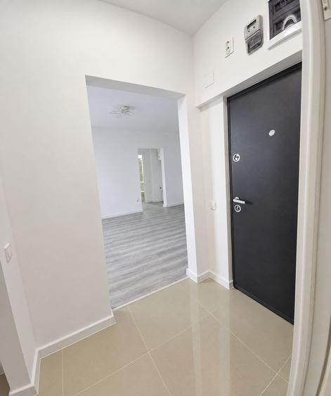 Apartament renovat complet, luminos, cu balcon închis și A/C,Pajura