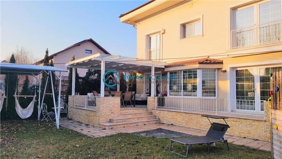 Royal Imobiliare  - Vanzare Vila de lux zona Paulesti