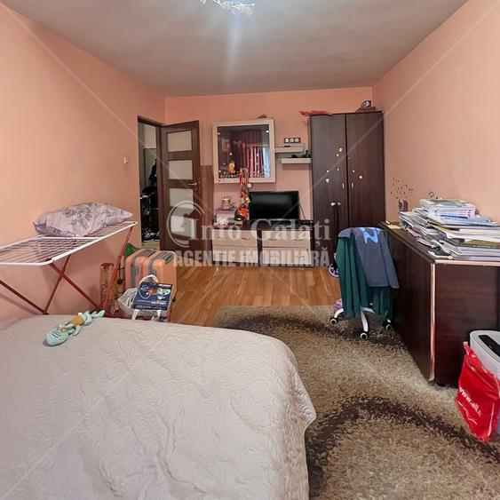 | Apartament cu 3 camere | Micro 20 | Mobilat |