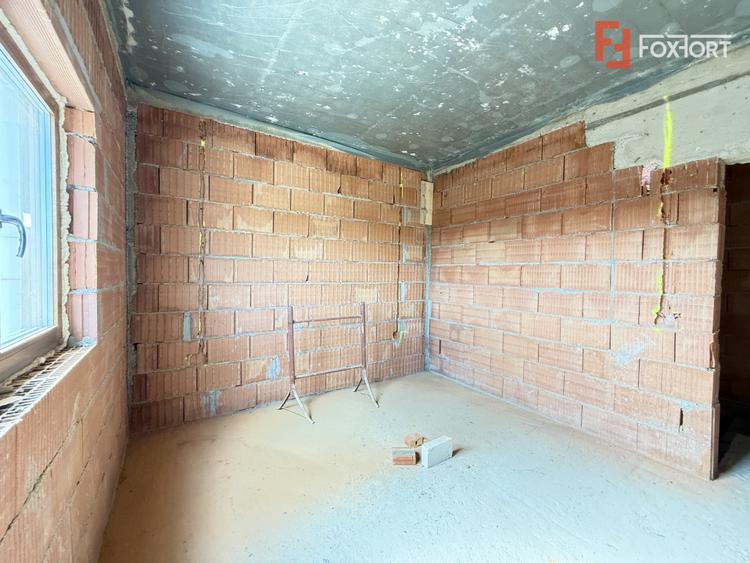 Duplex cu 5 camere de vanzare in localitatea Sacalaz, zona Centrala